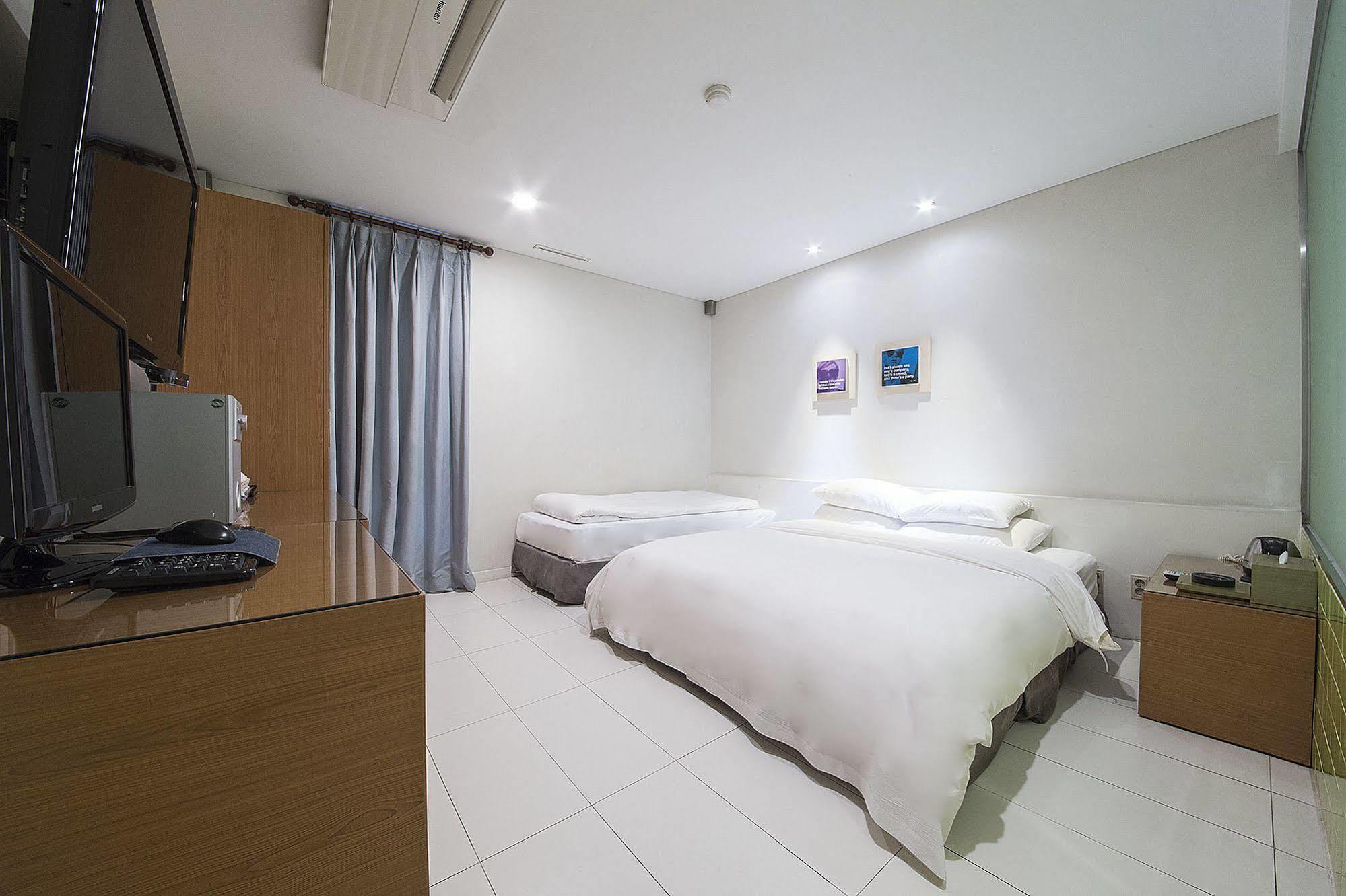 Mate Hotel Seoul Gimpo Exterior foto