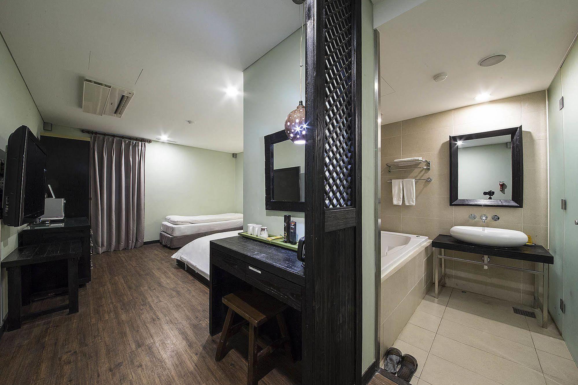 Mate Hotel Seoul Gimpo Exterior foto