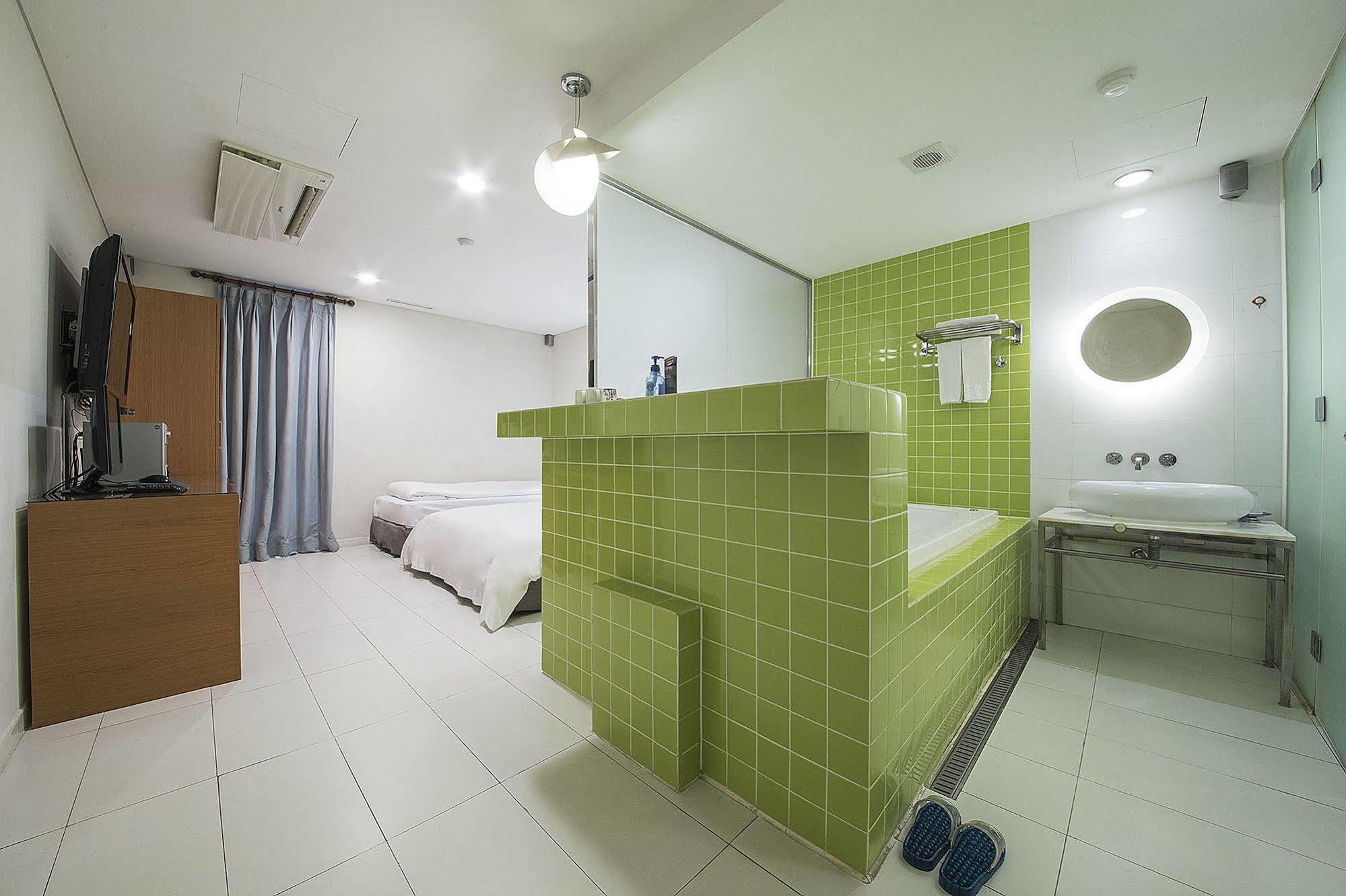 Mate Hotel Seoul Gimpo Exterior foto