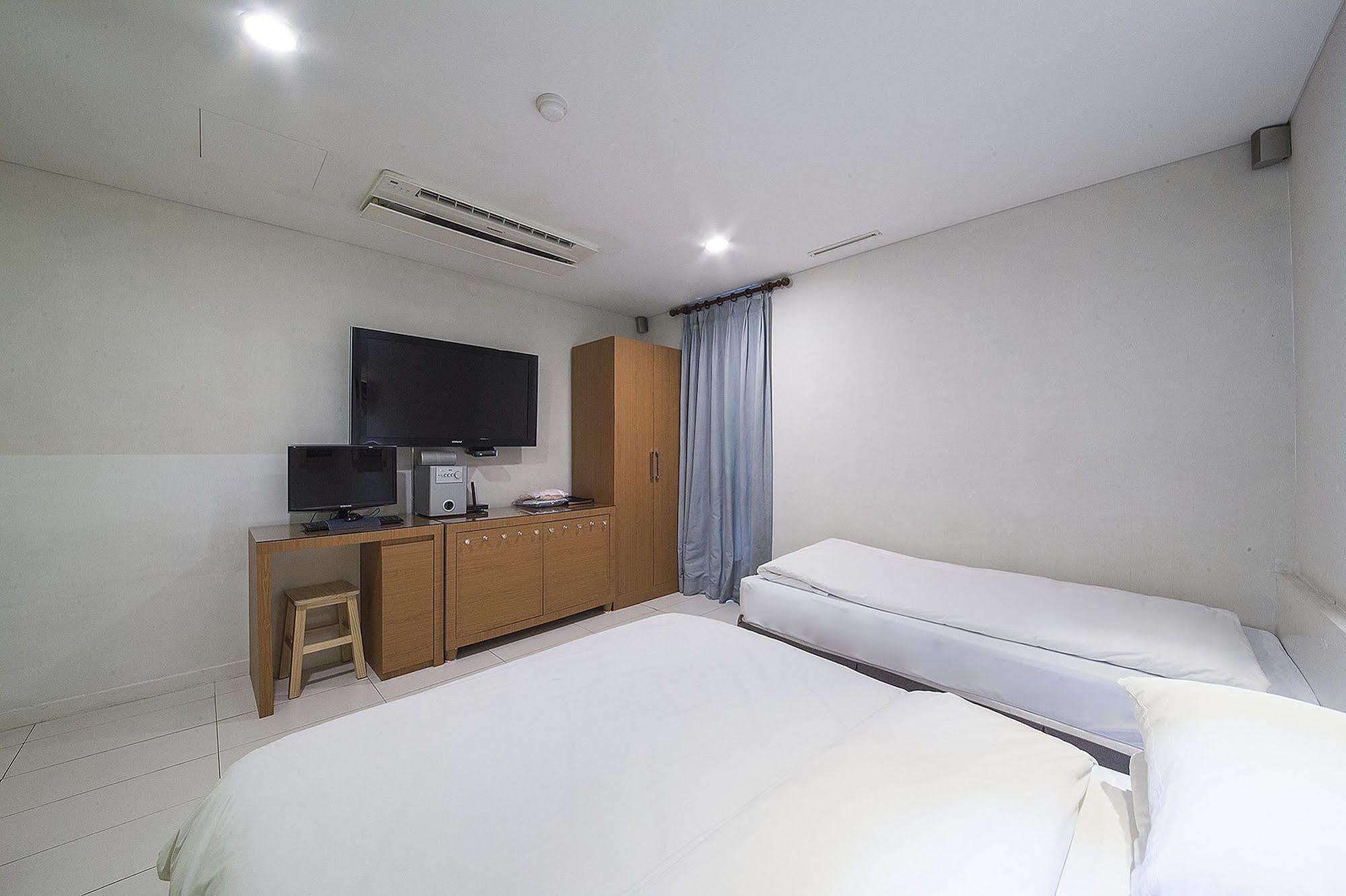 Mate Hotel Seoul Gimpo Exterior foto