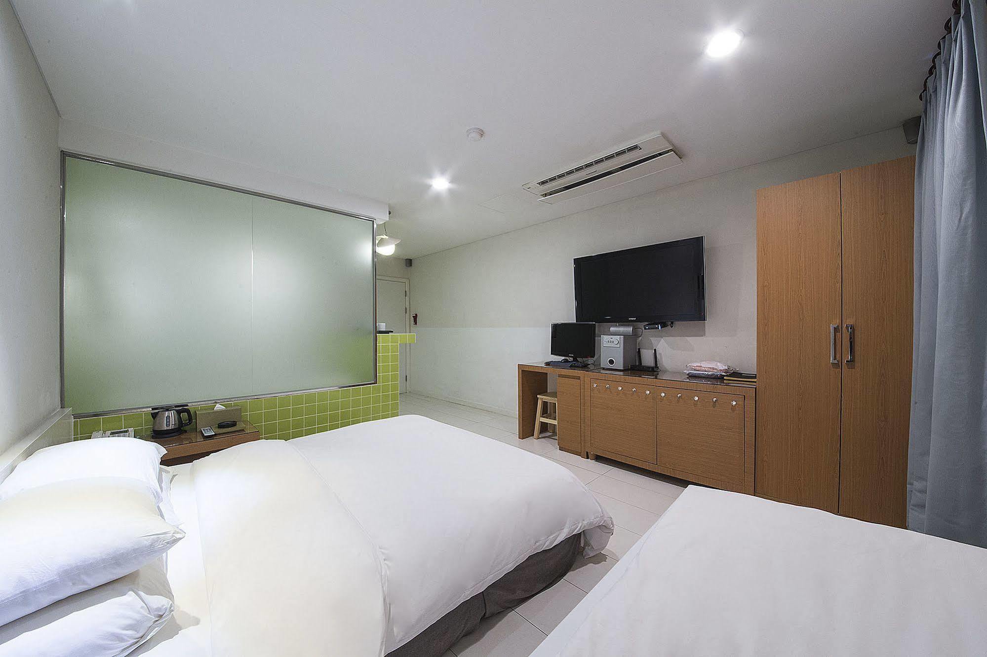 Mate Hotel Seoul Gimpo Exterior foto